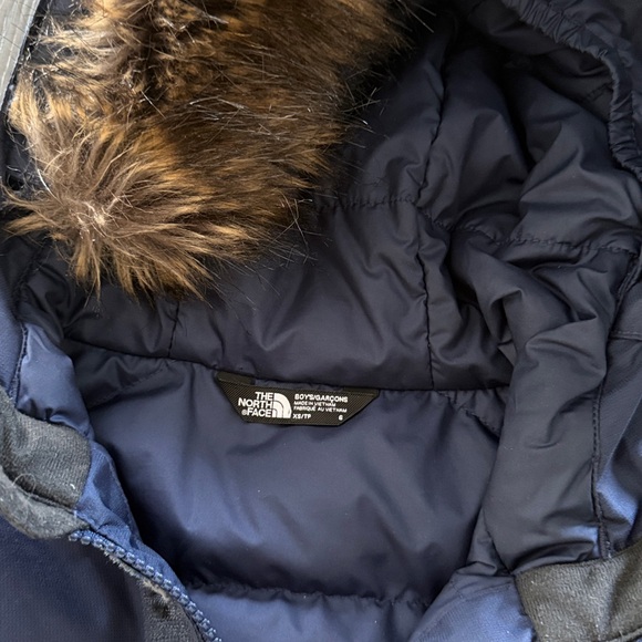 Boys the north face jacket - Picture 3 of 3